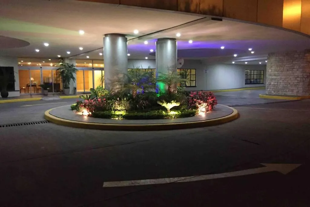 Apartment Torres De Suites At Marriot Quito Ecuador